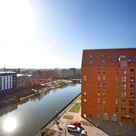 Marine With Balcony And Parking By Tyzenhauz Apartment *