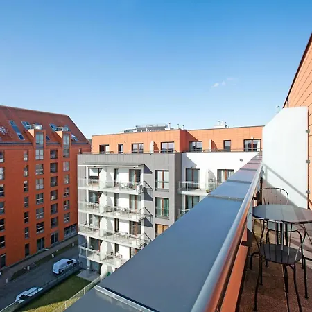 公寓 Marine With Balcony And Parking By Tyzenhauz *