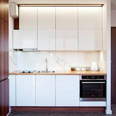 Marine With Balcony And Parking By Tyzenhauz 公寓