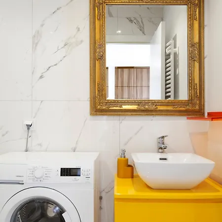 Marine With Balcony And Parking By Tyzenhauz Appartement *