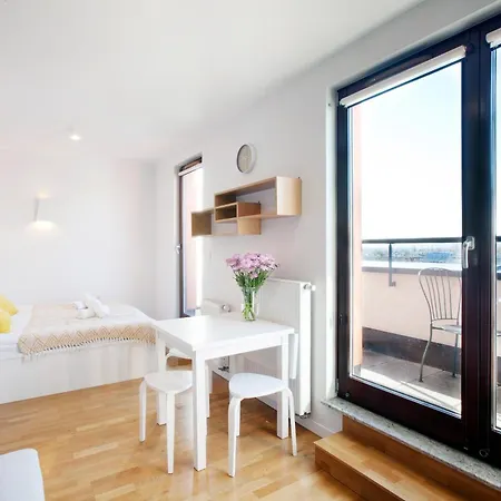 Marine With Balcony And Parking By Tyzenhauz *