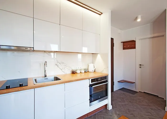 Marine With Balcony And Parking By Tyzenhauz غدانسك