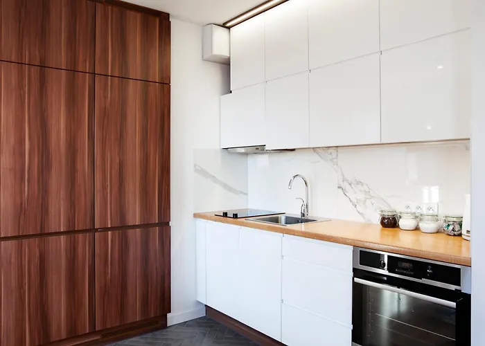 شقة Marine With Balcony And Parking By Tyzenhauz