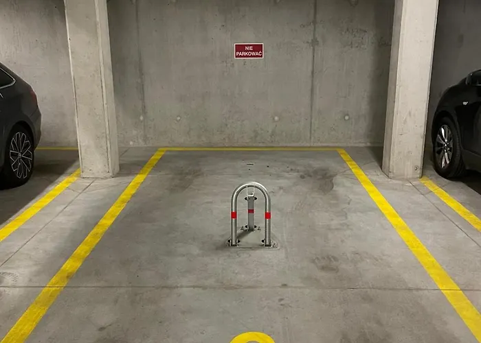 Marine With Balcony And Parking By Tyzenhauz غدانسك